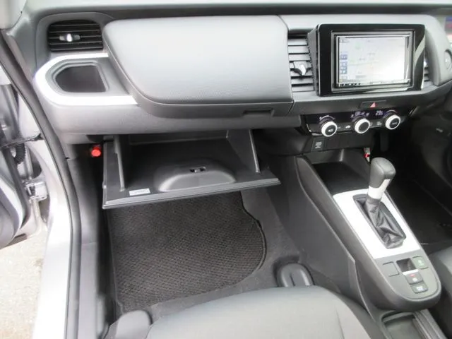 フィット e:HEV 4WD(ホンダ)の車両写真