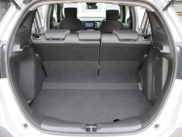 フィット e:HEV 4WD(ホンダ)の車両写真