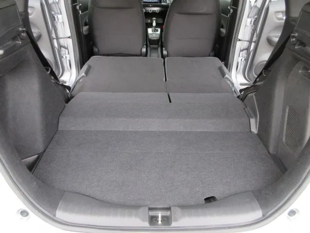 フィット e:HEV 4WD(ホンダ)の車両写真