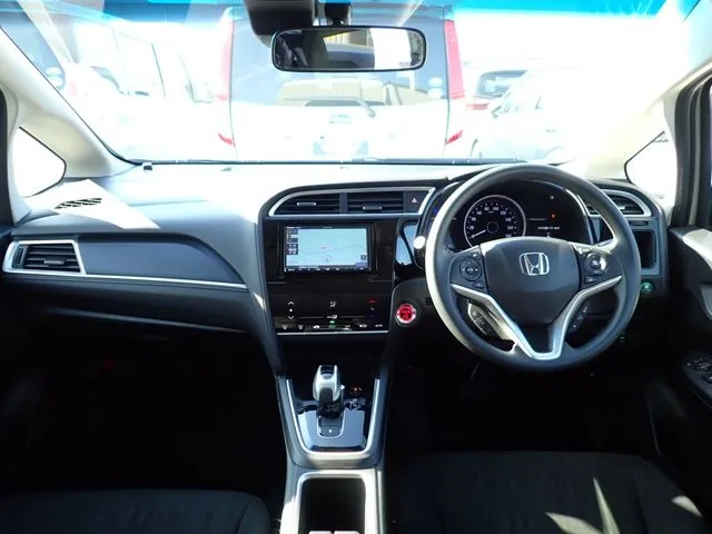 シャトル ハイブリッド(ホンダ)の車両写真