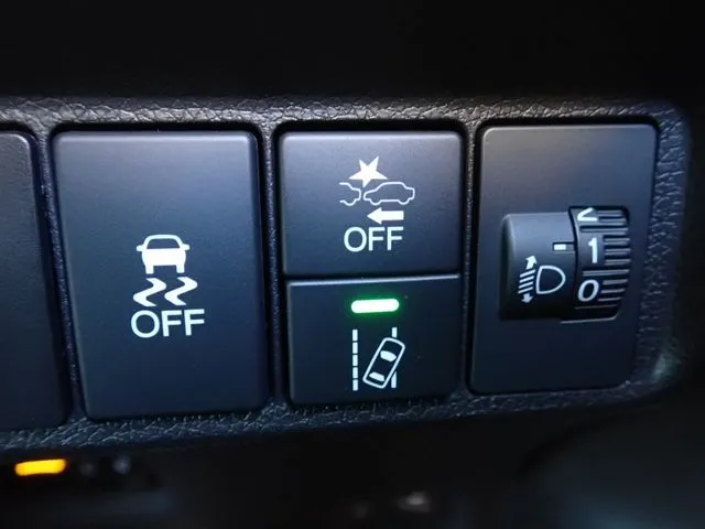 シャトル ハイブリッド(ホンダ)の車両写真