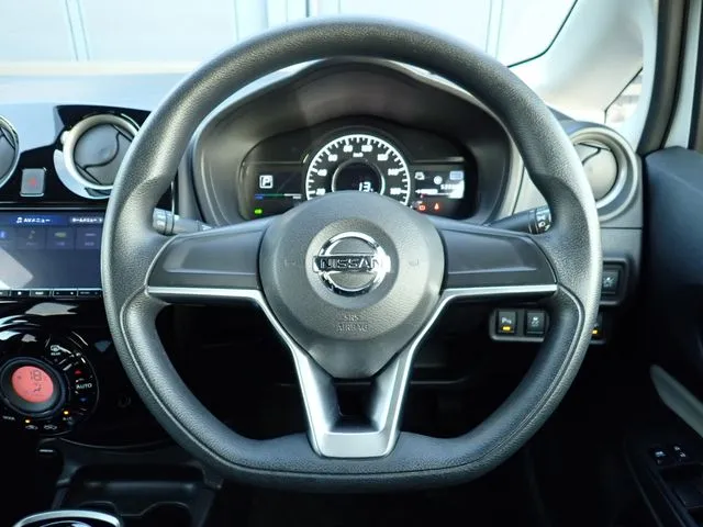 ニッサン　ノート