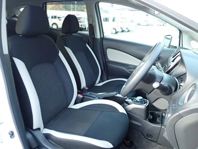 ニッサン　ノート