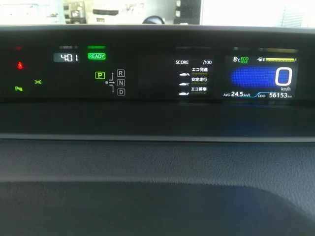 トヨタ　プリウス　４ＷＤ