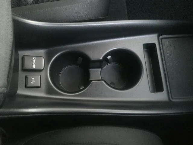 トヨタ　プリウス　４ＷＤ