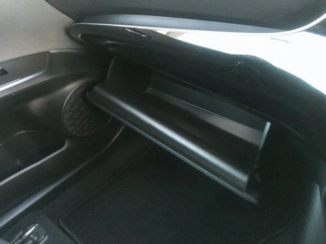 トヨタ　プリウス　４ＷＤ