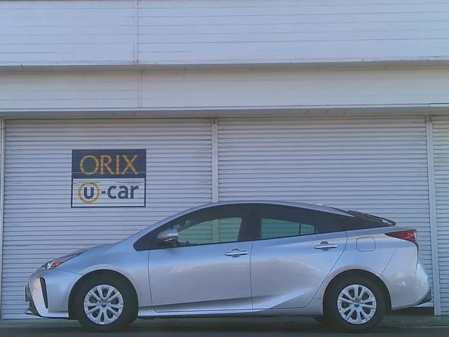 トヨタ　プリウス　４ＷＤ