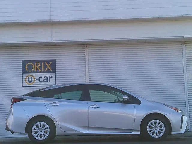 トヨタ　プリウス　４ＷＤ