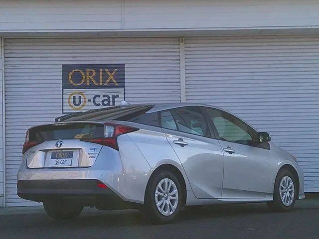 トヨタ　プリウス　４ＷＤ