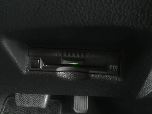 トヨタ　プリウス　４ＷＤ