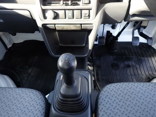 ニッサン NT100クリッパー 4WD