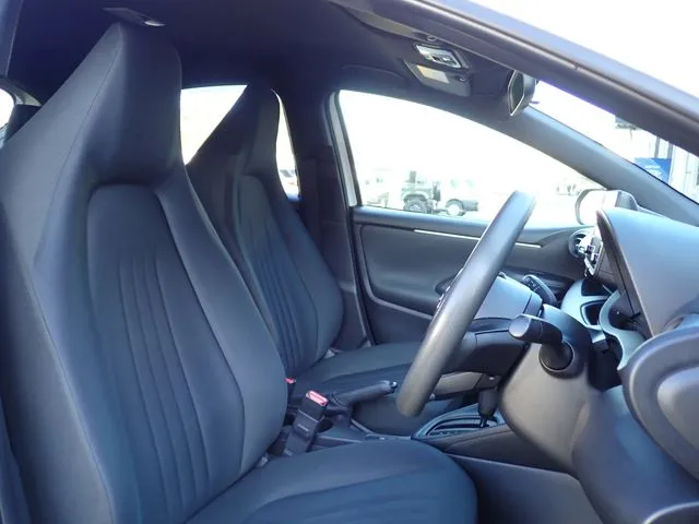 ヤリス(トヨタ)の車両写真