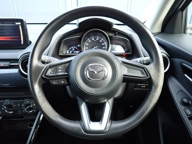 マツダ　デミオ