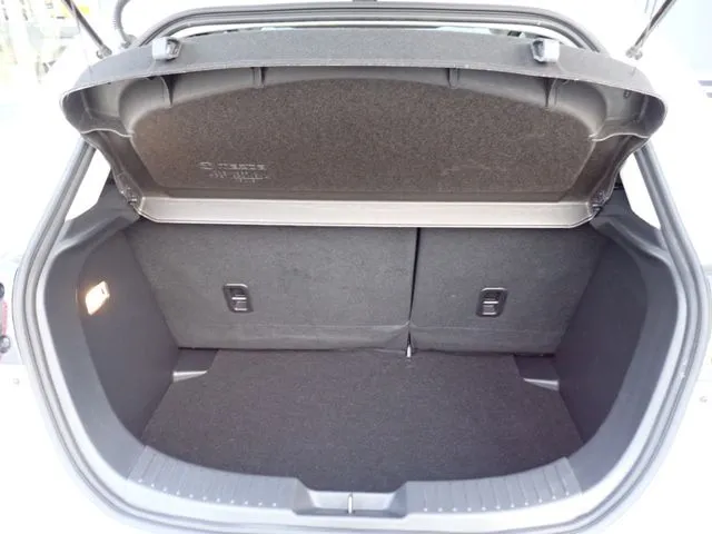 マツダ　デミオ