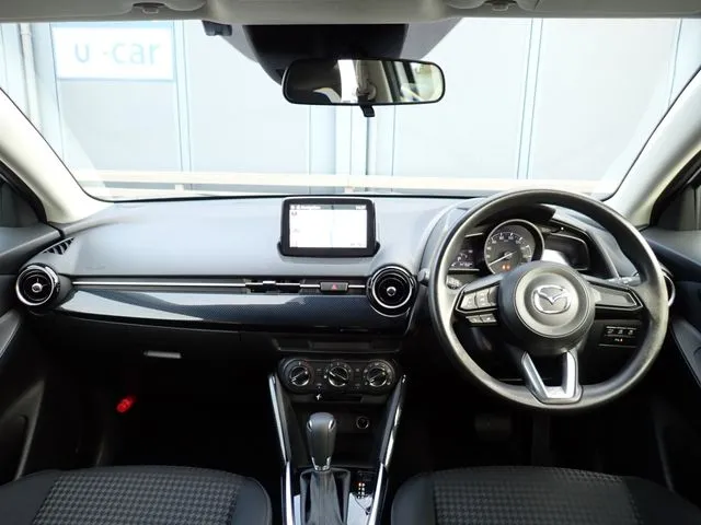 マツダ　デミオ