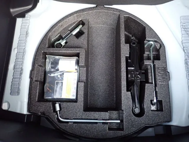 マツダ　デミオ