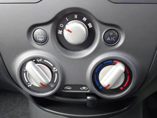 ノート（ニッサン）の車両写真