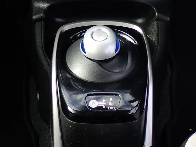 ニッサン　ノート