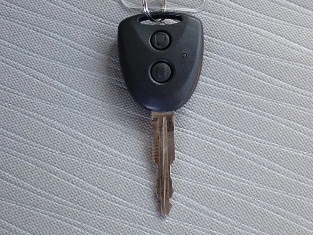 ダイハツ　ミラ　イース