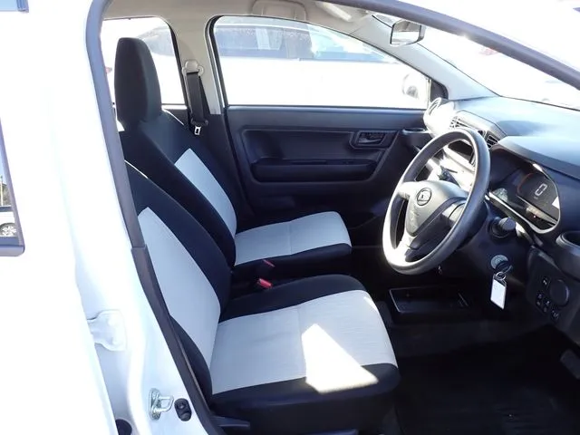 ダイハツ　ミラ　イース