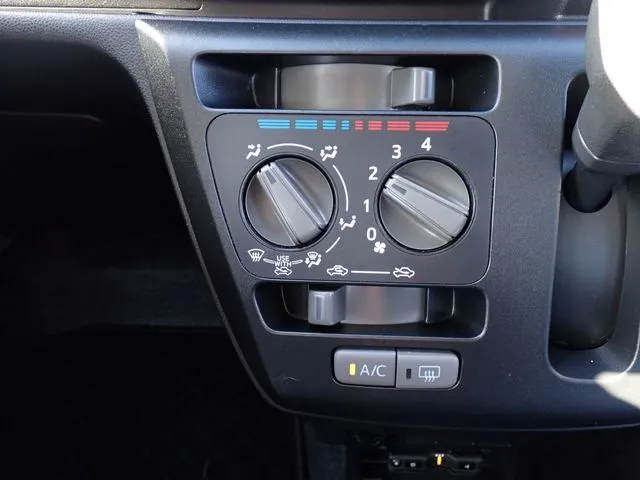 ダイハツ　ミラ　イース