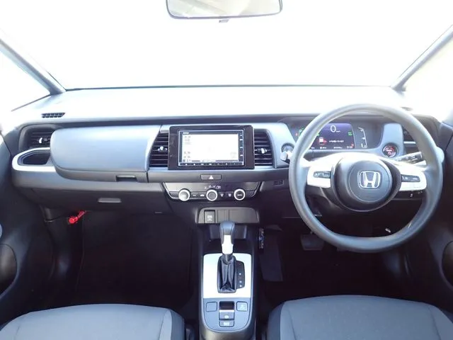 ホンダ　フィット　ｅ：ＨＥＶ