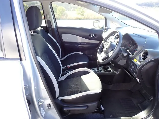 ニッサン　ノート