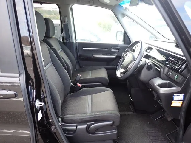 ホンダ　ステップワゴン　スパーダ