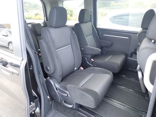 ホンダ　ステップワゴン　スパーダ