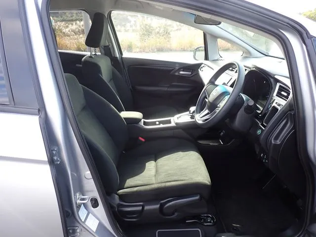 ホンダ　シャトル　ハイブリッド