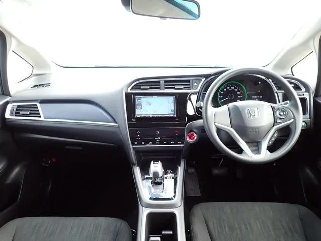 ホンダ　シャトル　ハイブリッド