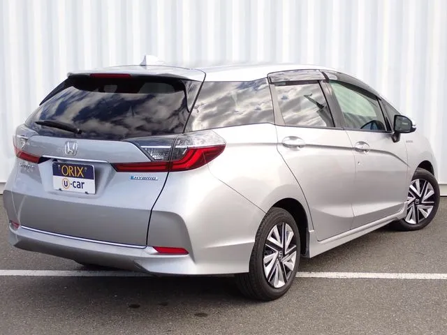 ホンダ　シャトル　ハイブリッド