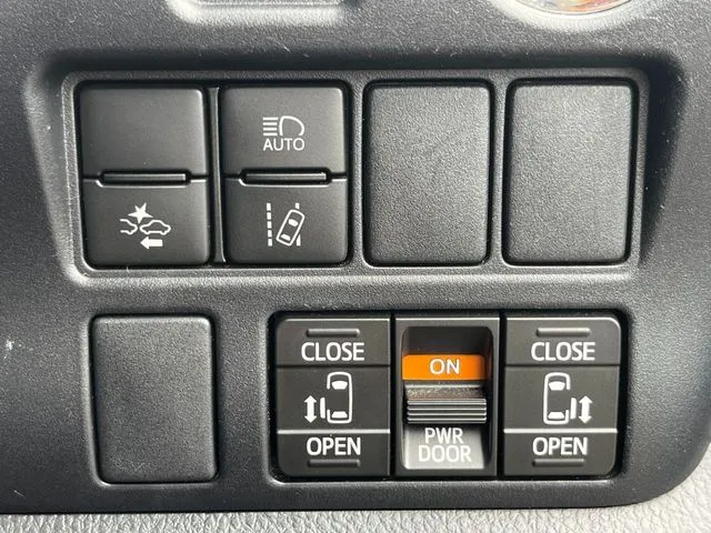 ノア(トヨタ)の車両写真