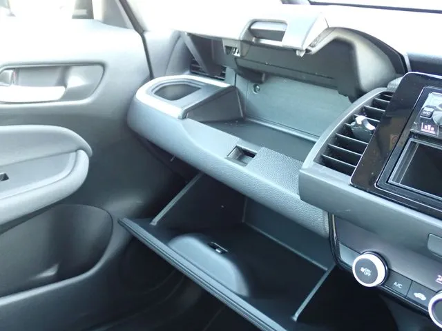 フィット e:HEV(ホンダ)の車両写真