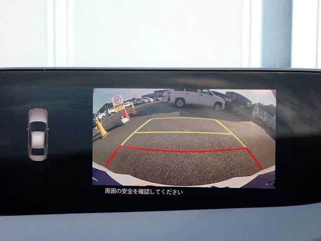 マツダ　ＭＡＺＤＡ３　セダン