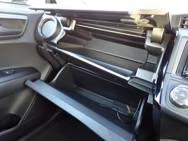 トヨタ　カローラアクシオ