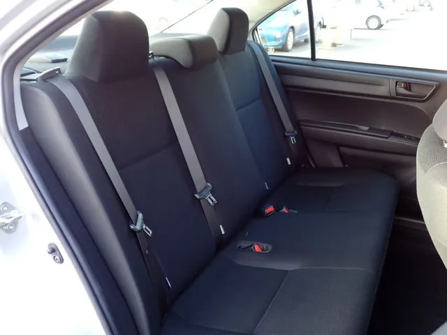 トヨタ　カローラアクシオ