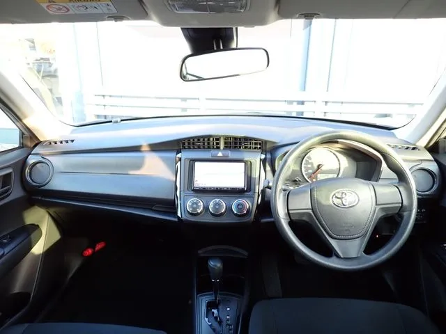 トヨタ　カローラアクシオ