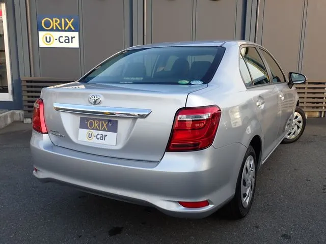 トヨタ　カローラアクシオ