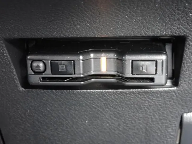 トヨタ　カローラアクシオ