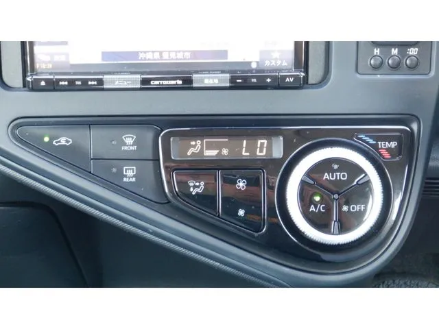 トヨタ　アクア