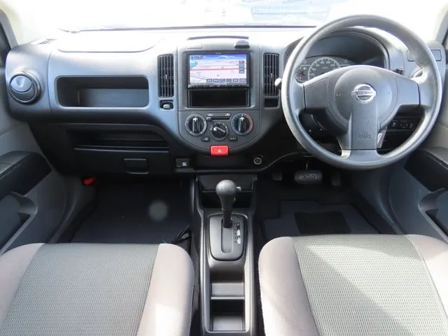 ニッサン NV150 AD 2WD