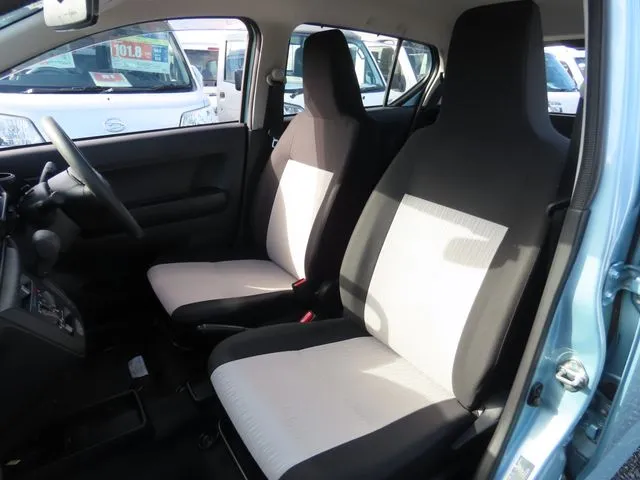 ダイハツ　ミラ　イース