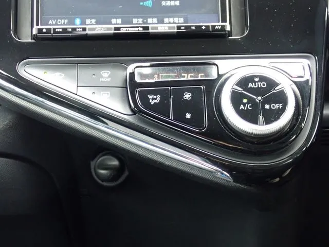 アクア（トヨタ）の車両写真