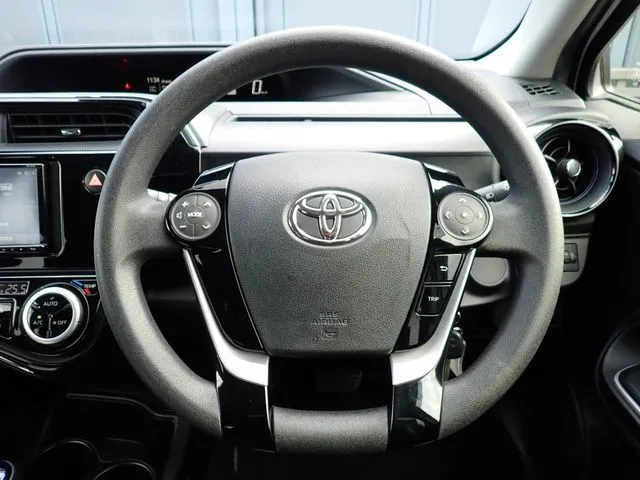 アクア（トヨタ）の車両写真