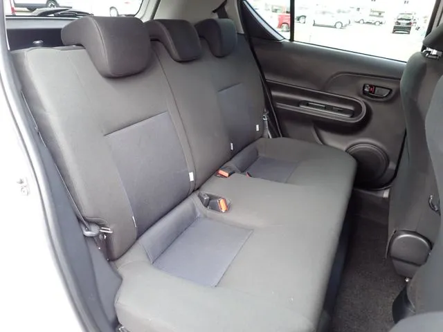 アクア（トヨタ）の車両写真