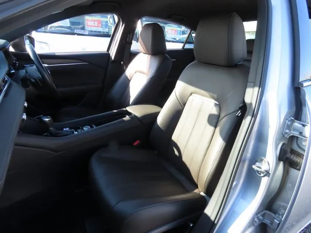 マツダ　ＭＡＺＤＡ６　セダン