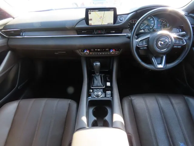 マツダ　ＭＡＺＤＡ６　セダン