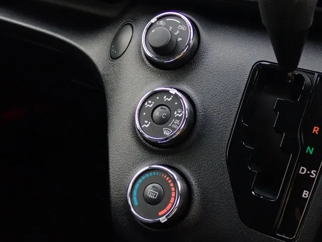 シエンタ（トヨタ）の車両写真