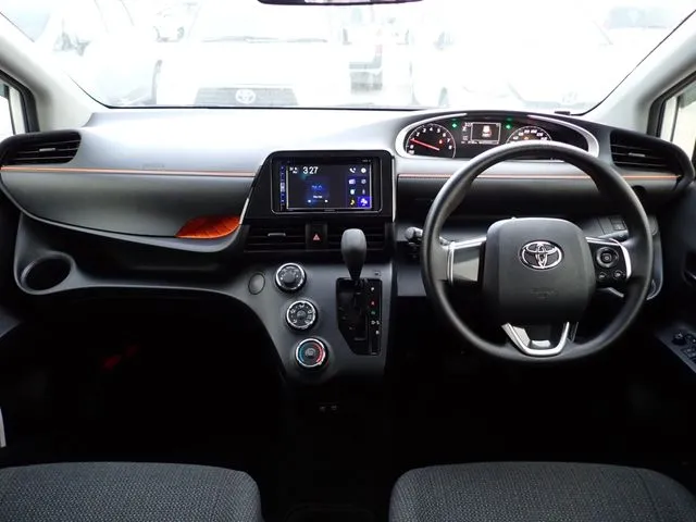 シエンタ（トヨタ）の車両写真